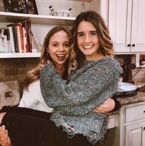 Meet your Posher, Hallie